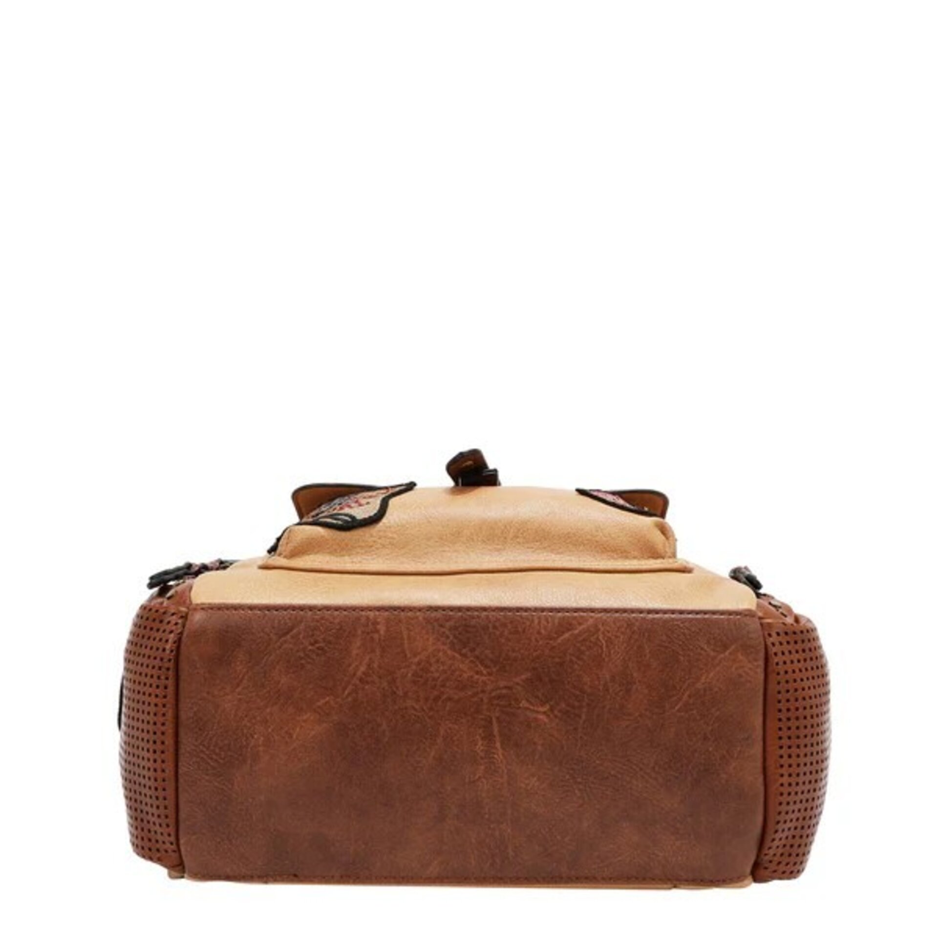 MOCHILA VINTAGE CON PARCHE - 10