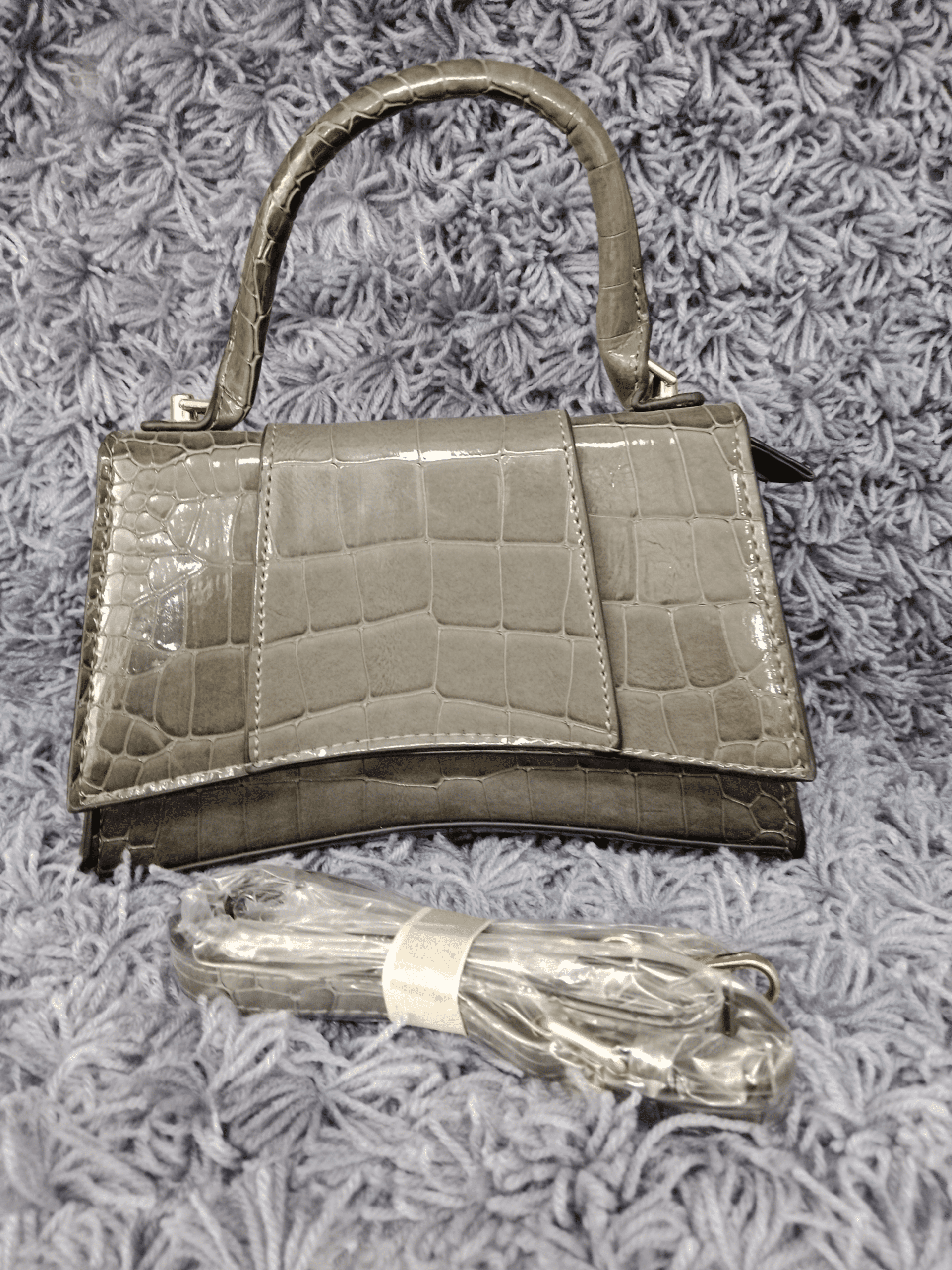 BOLSO DE MANO O BANDOLERA - 1