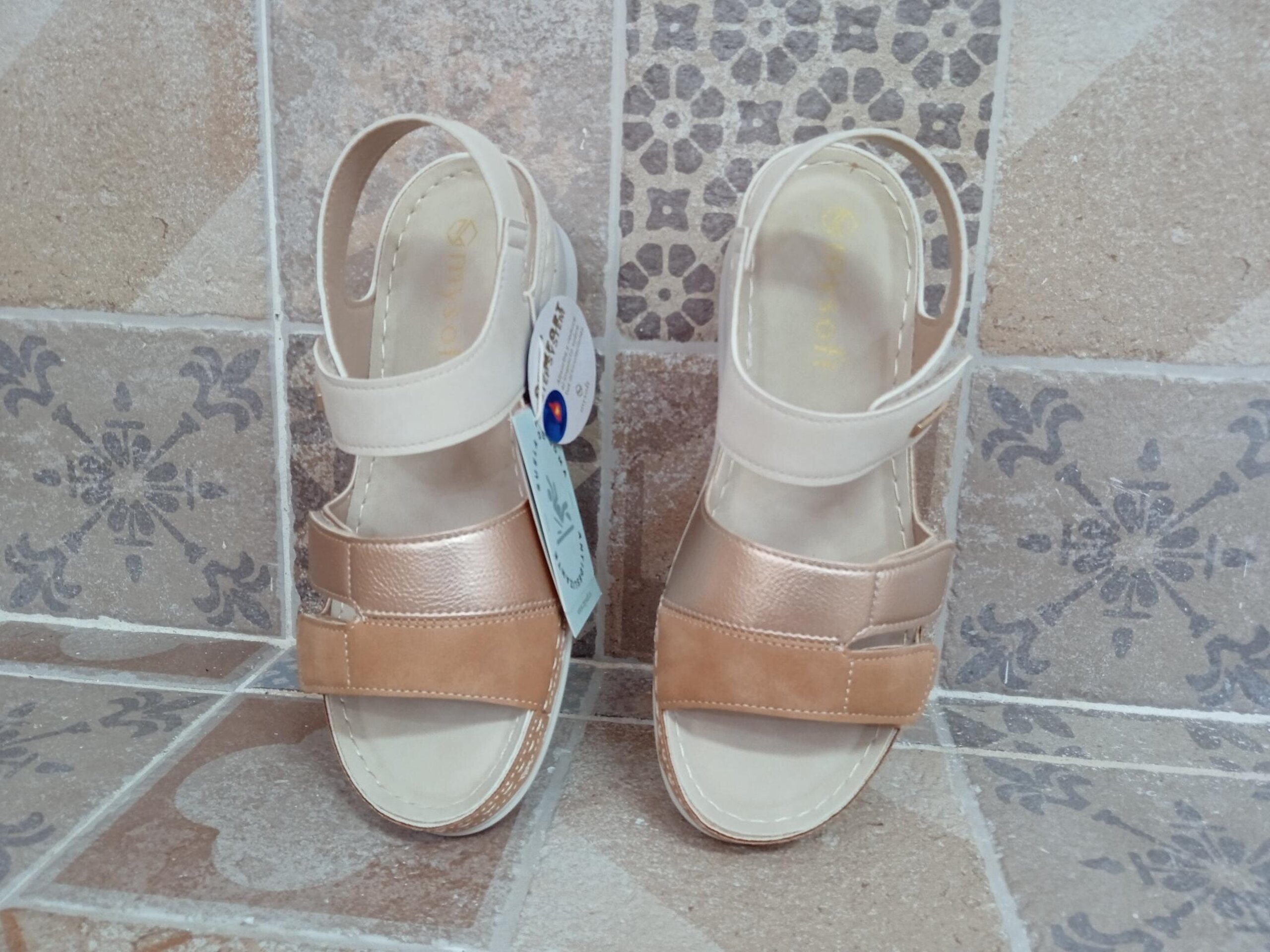 sandalia cuña velcro - 2